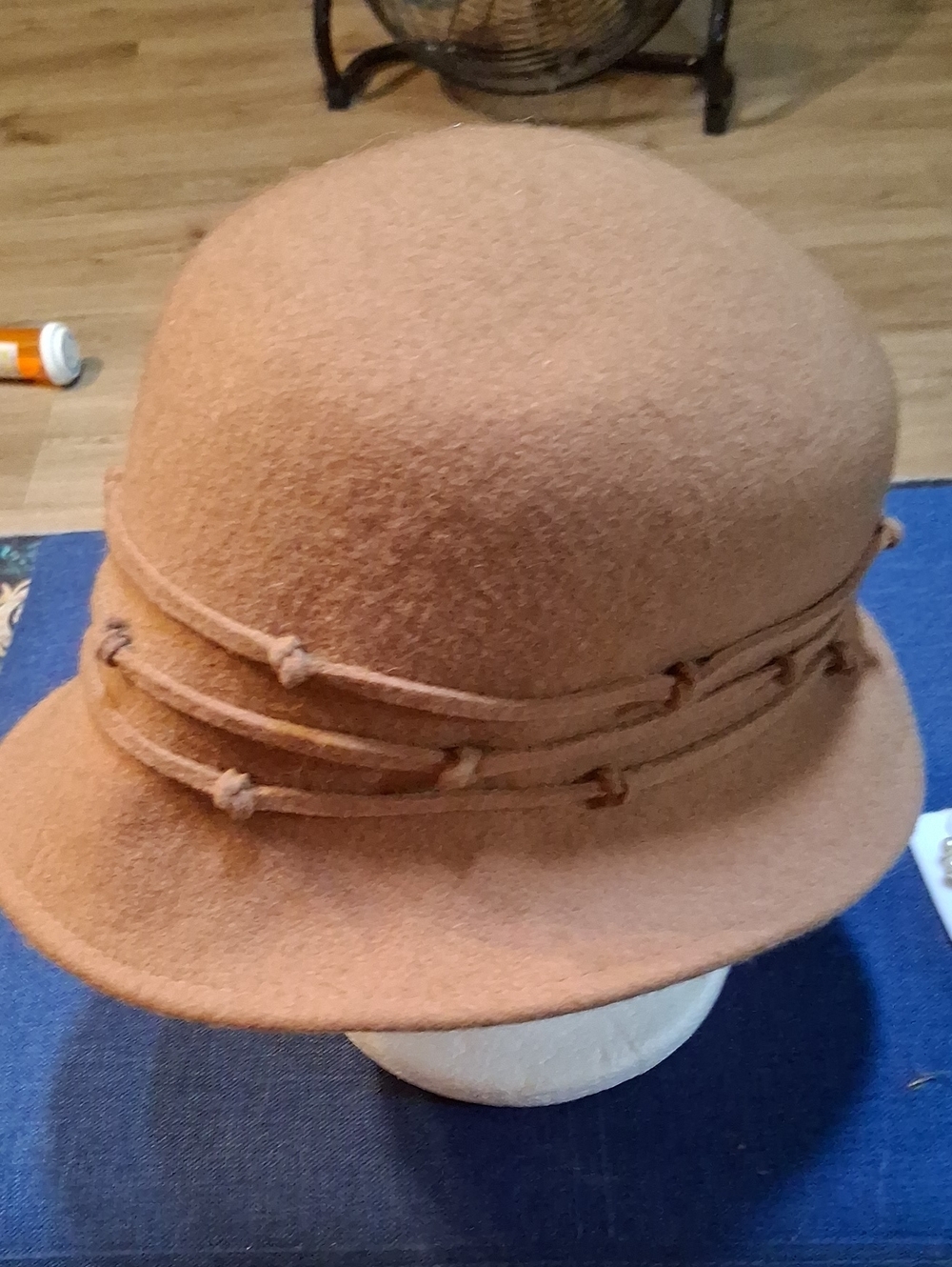 Vintage Women's Cloche Hat in Camel Brown